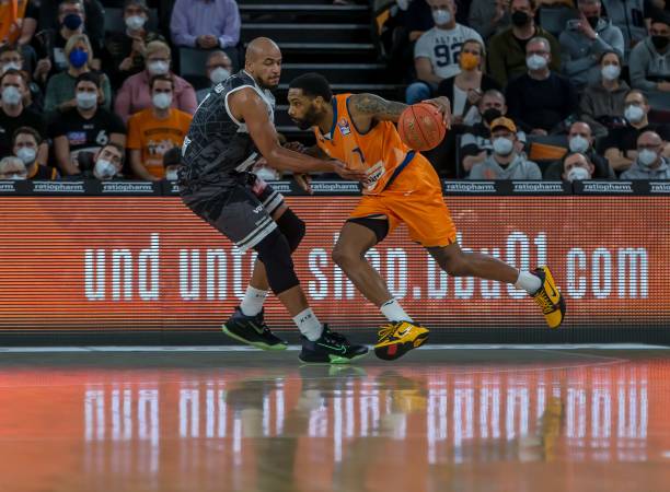 刚落下帷幕 刚落下帷幕