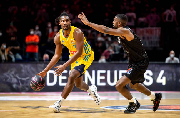 利用无球跑 利用无球跑