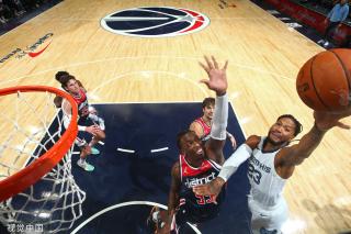 的绿茵场上 的绿茵场上